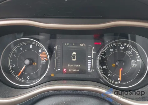 2017 Jeep Cherokee Latitude 4X4 from USA, damaged, VIN 1C4PJMCB9HW564867